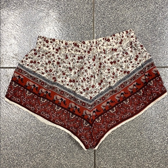 **SOLD** Boho shorts - Picture 3 of 3